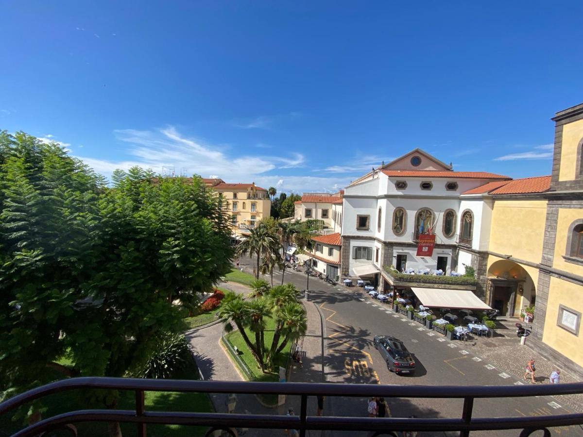 Grata Hospes - Boutique House - Rooftop Deck - Bbq Appartamento Sorrento